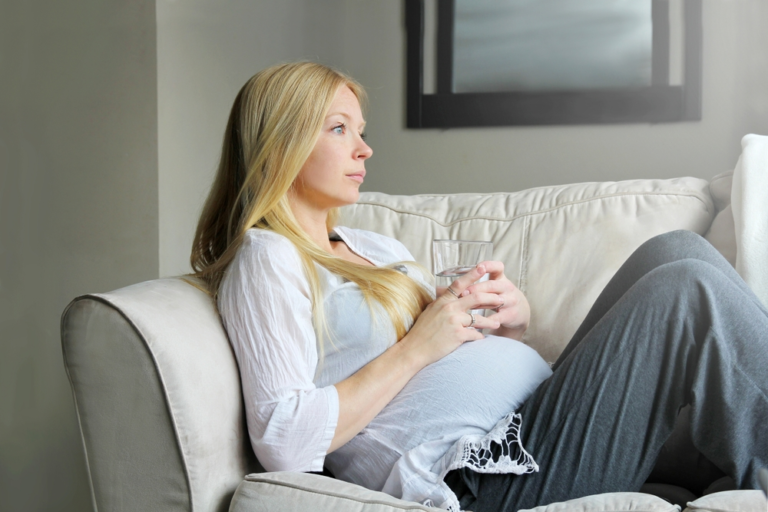 Is Light Spotting Normal in Early Pregnancy? Causes, Symptoms & When to Worry