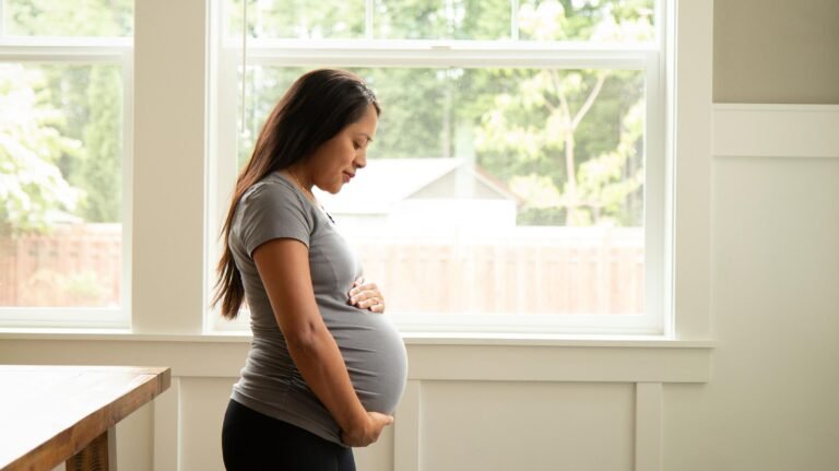 Breast Changes in Early Pregnancy: Early Signs, Causes, Timeline & What to Expect